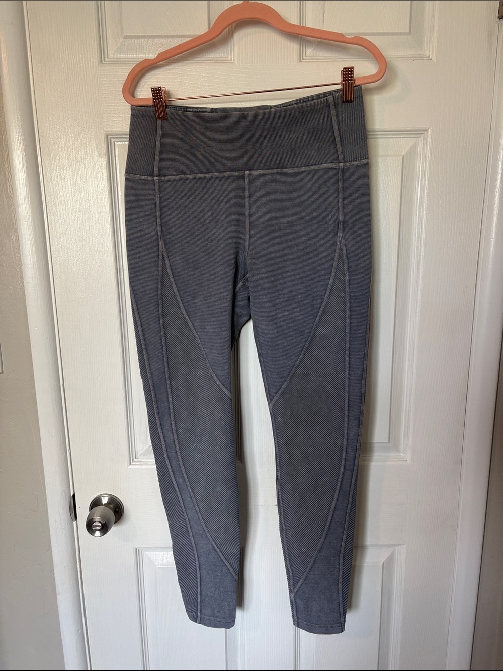 Lululemon High-Rise Textured Gray Leggings size 10